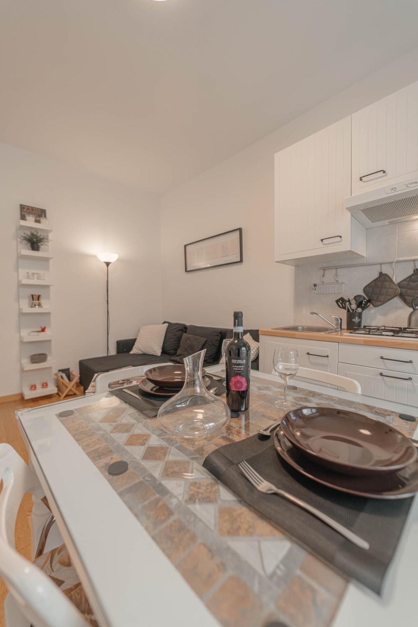 Solari New Apt Milan Extérieur photo